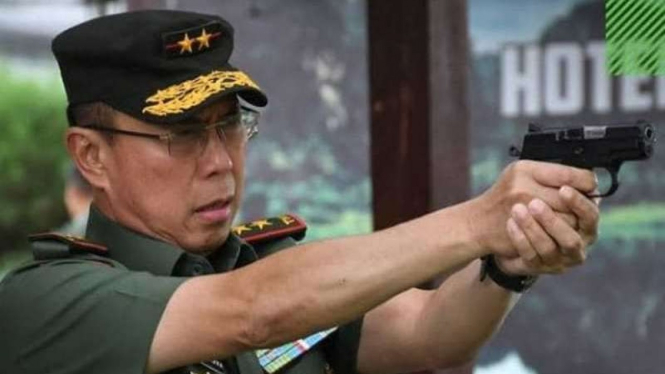 VIVA Militer: Mayjen TNI (Purn.) Andi Sumangerukka