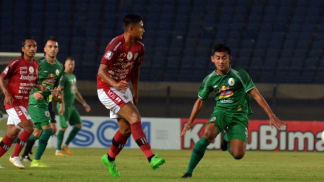 Pertandingan Bali United melawan PSS Sleman