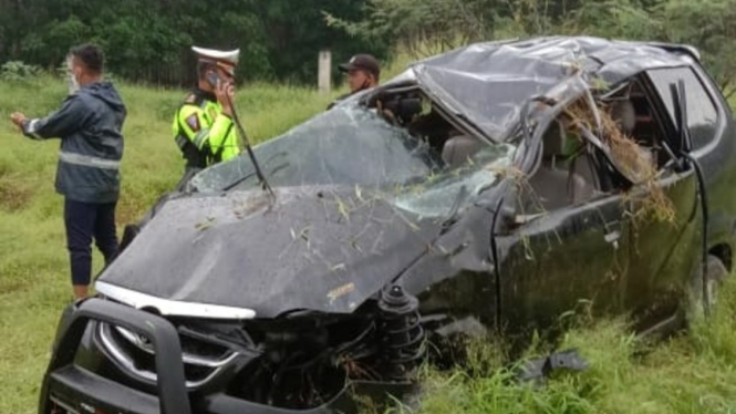 Mobil yang mengalami kecelakaan maut di tol Tebing Tinggi 