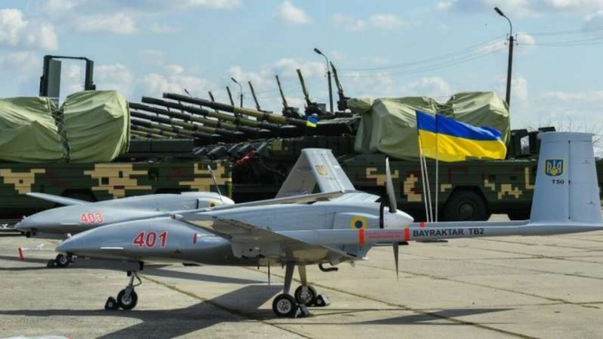 VIVA Militer: Drone Bayraktar TB2 Angkatan Darat Ukraina