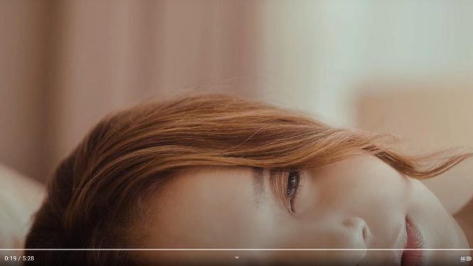 Video Klip lagu Rossa “The Heart You Hurt” Versi Korea - Sumber: Youtube