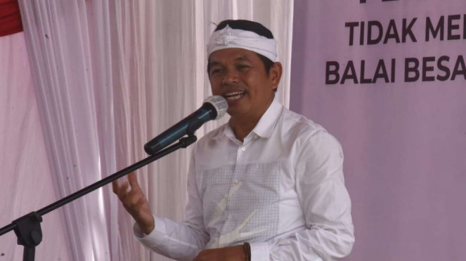 Anggota DPR RI dari Fraksi Golkar, Dedi Mulyadi. Anggota DPR RI dari Fraksi Golkar, Dedi Mulyadi.