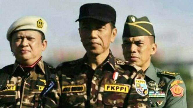 Ketua MPR RI Bambang Soesatyo (kiri)