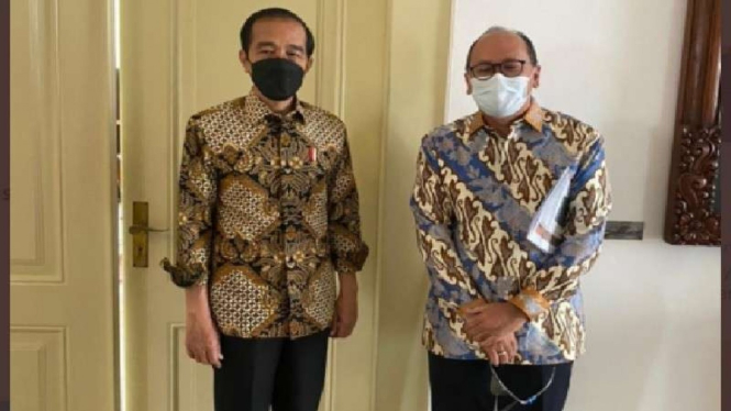 Presiden Jokowi bersama Ketua Umum Kadin Indonesia, Rosan P. Roeslani