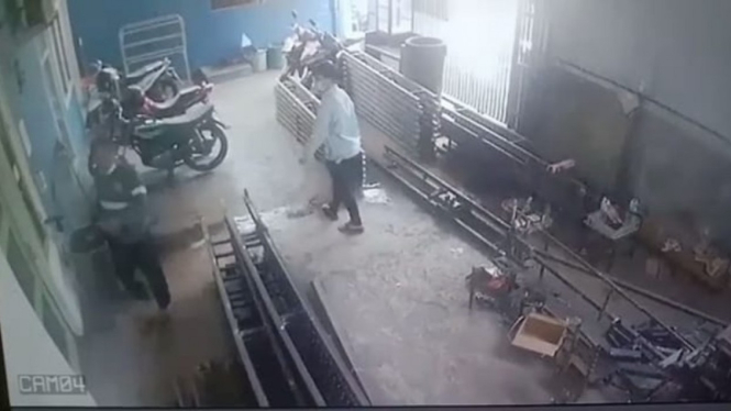 Rekaman CCTV pelaku pencurian.