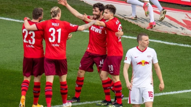 Pemain Koln merayakan gol ke gawang RB Leipzig