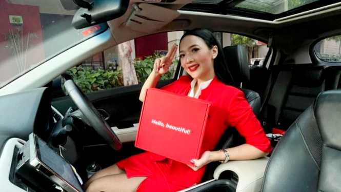 Kurir e-commerce AirAsia Beauty.