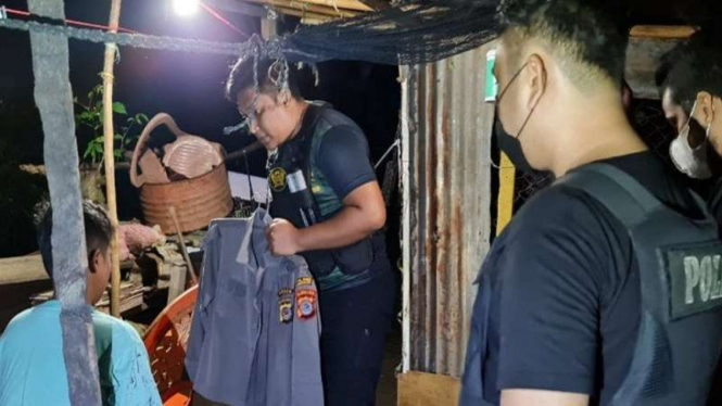 Timsus Satreskrim Polres Bitung, Polda Sulawesi Utara mengamankan seorang Polwan
