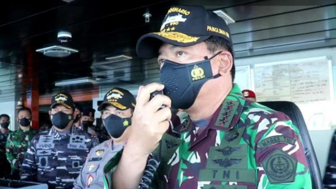 VIVA Militer: Panglima TNI onboard saat memantau pencarian KRI Nanggala 402 