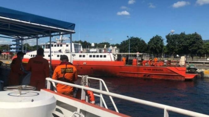 Kapal navigasi SAR Arjuna 229 tiba di Pelabuhan Tanjung Wangi Banyuwangi, Jawa Timur, Jumat, 23 April 2021.