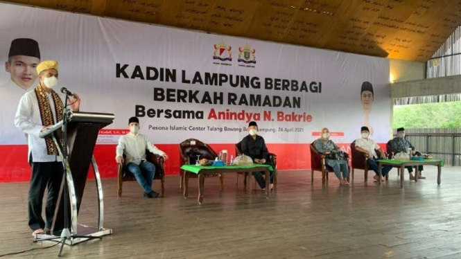 Anindya Bakrie melakukan kunjungan ke Lampung.