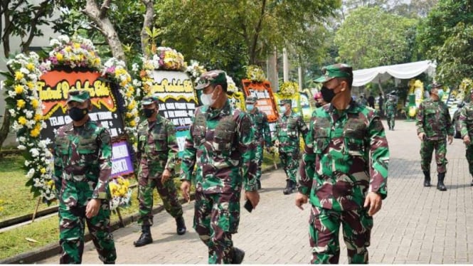 VIVA Militer: Danlantamal III datangi rumah salah satu awak KRI Nanggala 402