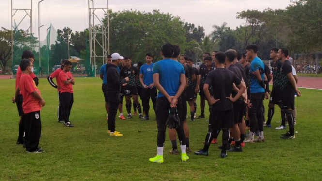 Suasana latihan Sriwijaya FC