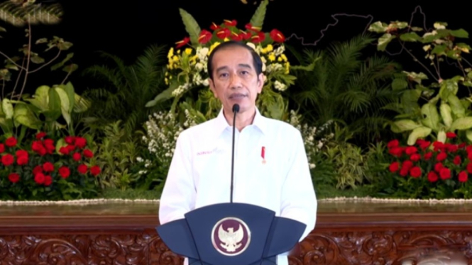 Presiden Jokowi saat memberi pengarahan kepada kepala daerah secara virtual