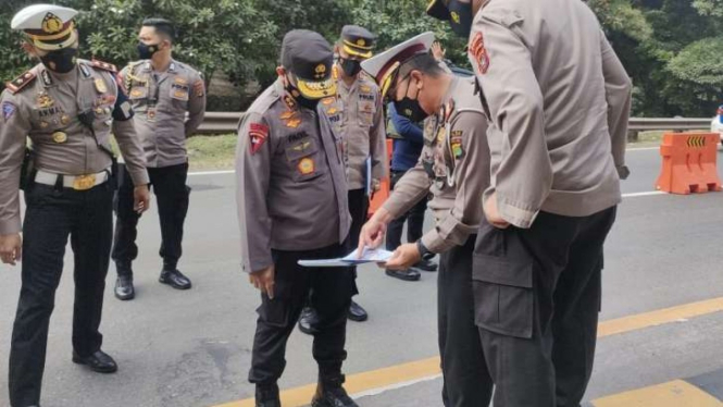 Kapolda Metro Jaya, Inspektur Jenderal Polisi Fadil Imran meninjau jalur mudik.