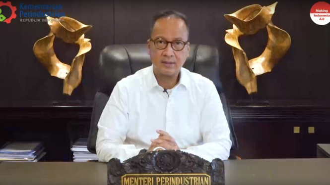 Menteri Perindustrian Agus Gumiwang Kartasasmita