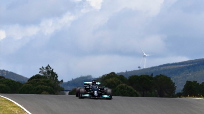 Pembalap Mercedes, Valtteri Bottas. 