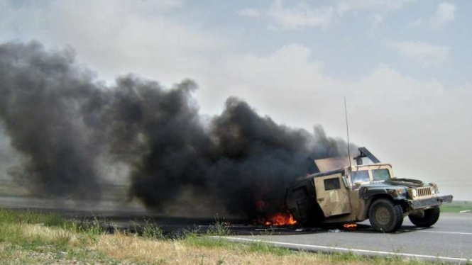 VIVA Militer: Kendaraan militer Amerika meledak