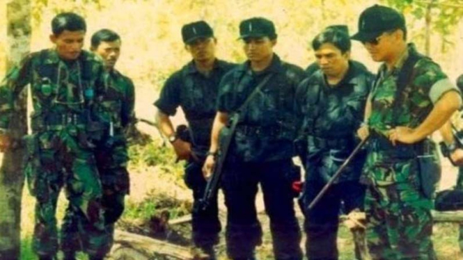 VIVA Militer: Letjen TNI (Purn.) Prabowo Subianto (paling kanan)