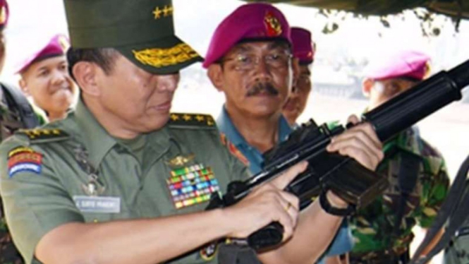VIVA Militer: Letjen TNI (Purn.) Johannes Suryo Prabowo saat menjadi Kasum TNI