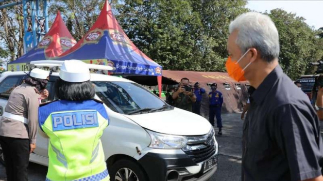 Gubernur Ganjar Pranowo pantau perbatasan Jawa Tengah pra-Lebaran