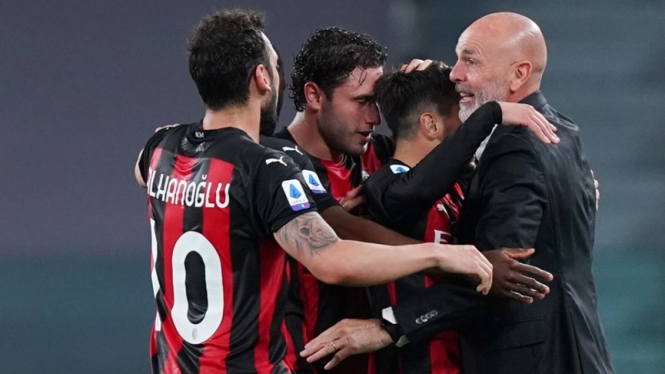 Stefano Pioli dan para pemain AC Milan