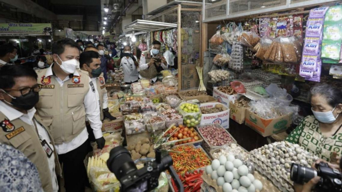 Satgas pangan Jawa Timur sidah harga pangan di pasar.