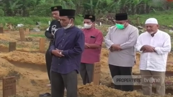 Ustaz Abdul Somad ziarah makam Tengku Zulkarnain 