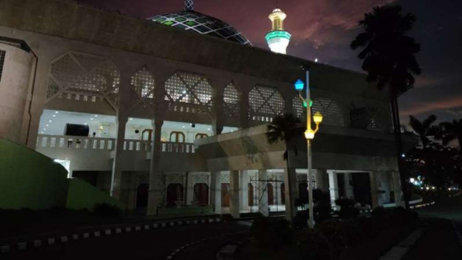 Masjid Agung Al-Amjad, Tangerang.