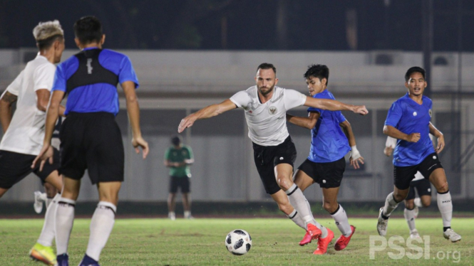 Sesi latihan Timnas Indonesia