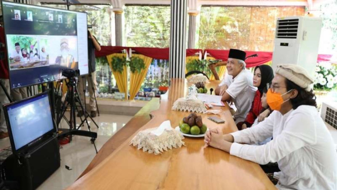 Gubernur Jawa Tengah melakukan open house virtual