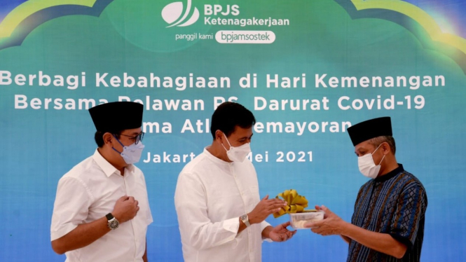 BPJAMSOSTEK berbagi kebahagiaan di Hari Kemenangan bersama relawan Wisam Atlet