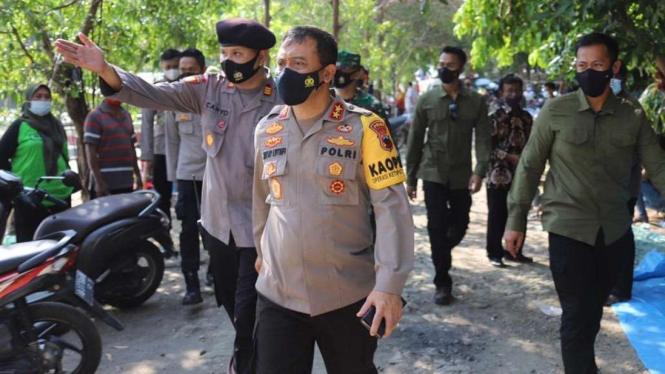 Kapolda Jawa Tengah Irjen Pol Ahmad Luthfi di Waduk Kedung Ombo.