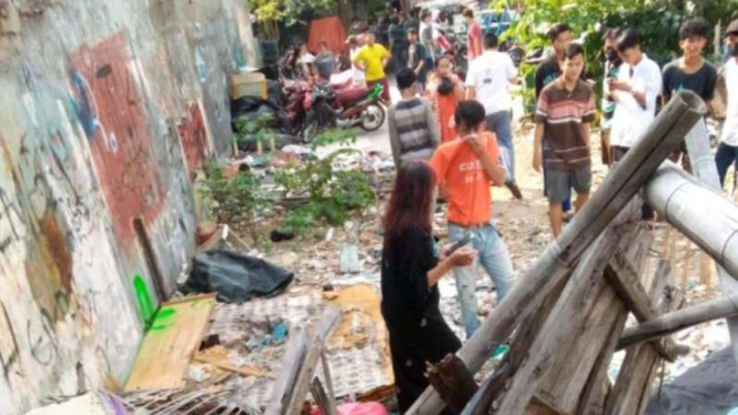 Mayat pria ditemukan warga tergeletak di atas tumpukan sampah, Kemayoran.
