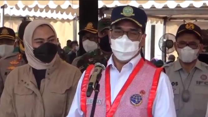 Menteri Perhubungan Budi Karya Sumadi di Karawang, Jawa Barat
