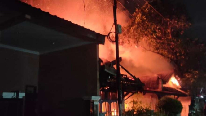 Kebakaran di Jalan Melati Ujung, Kelurahan Jatimulya, Tambun, Kabupaten Bekasi.