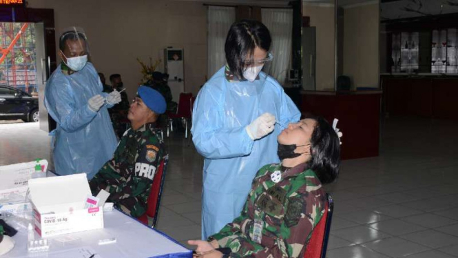 VIVA Militer: Lantamal III gelar test Swab Antigen secara massal