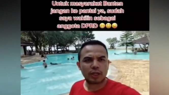 Viral wakil rakyat liburan ke Pantai (TikTok/dederohanaputra)