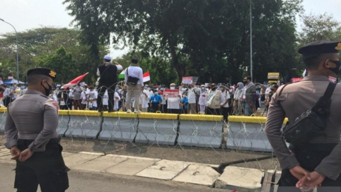 Aksi bela Palestina di depan Kedubes AS di Jalan Medan Merdeka Selatan