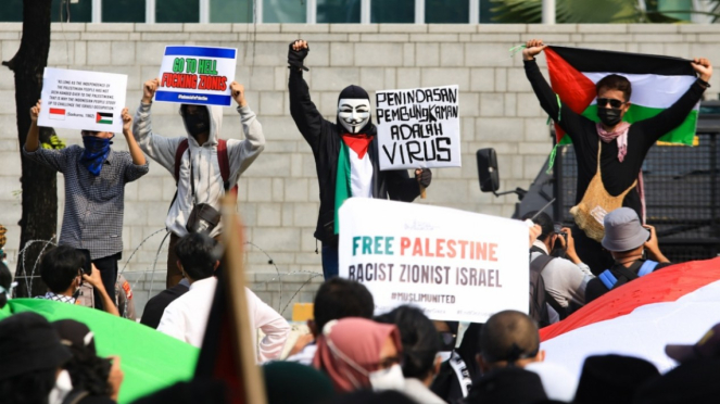 Aksi Solidaritas Untuk Palestina di depan Kedubes Amerika