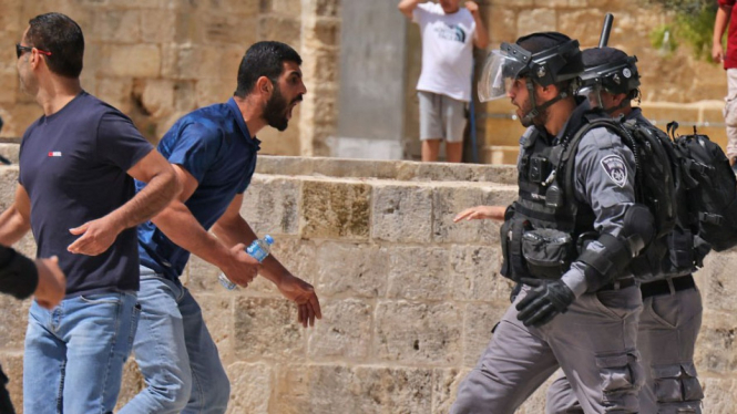 Kerusuhan kembali terjadi di Luar Masjid Al Aqsa