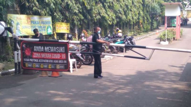 Perumahan Griya Melati Kota Bogor dilockdown usai 37 warganya positif COVID-19