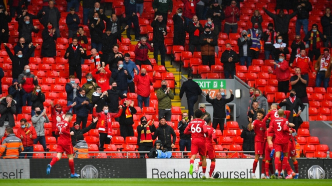 Pemain Liverpool merayakan gol ke gawang Crystal Palace