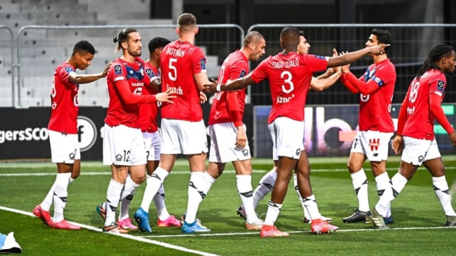 Pemain Lille merayakan gol ke gawang Angers
