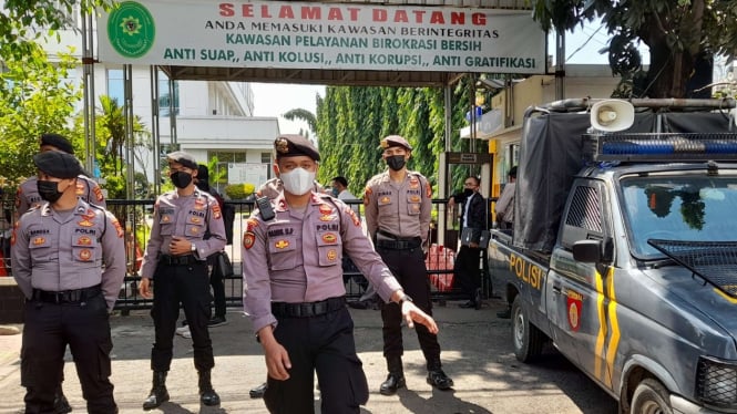 21 Orang Simpatisan Habib Rizieq Ditangkap