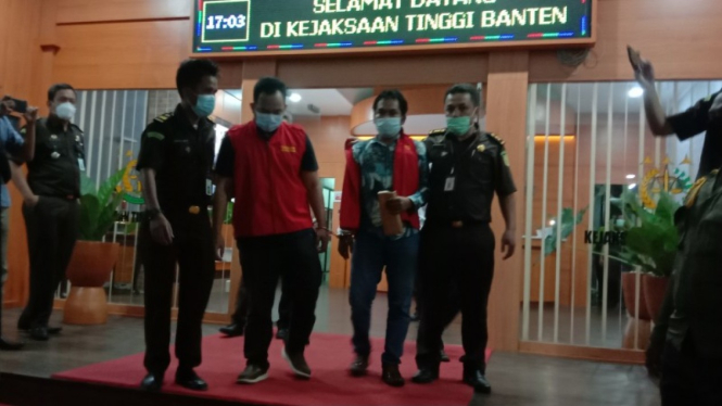 Kejati Banten tetapkan tiga tersangka korupsi pengadaan masker.