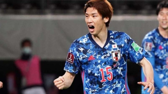 Striker Jepang, Yuya Osako rayakan gol.