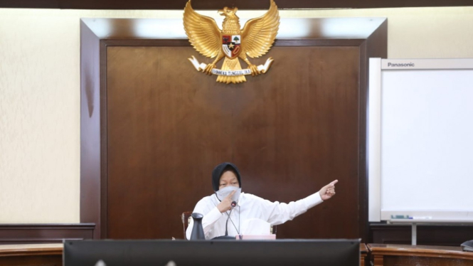 Menteri Sosial Tri Rismaharini.