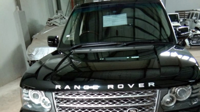 Mobil Range Rover 5.0L yang akan dilelang KPK.