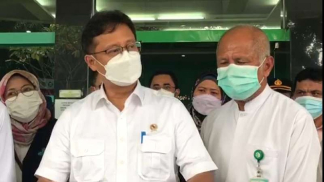 Menteri Kesehatan Budi Gunadi Sadikin saat meninjau vaksinasi orang dengan gangguan jiwa (ODGJ) di Rumah Sakit Marzoeki Mahdi (RSMM), Kota Bogor, Jawa Barat, Selasa, 1 Juni 2021.